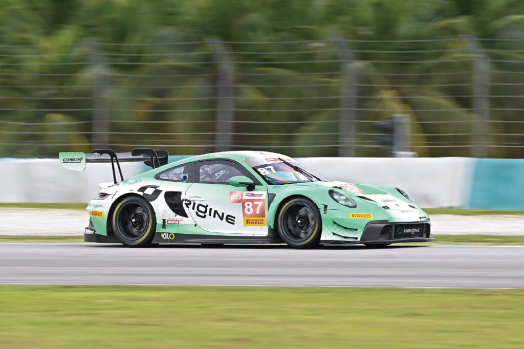方駿宇克服嚴峻挑戰<br>奪Sepang 12小時賽季軍