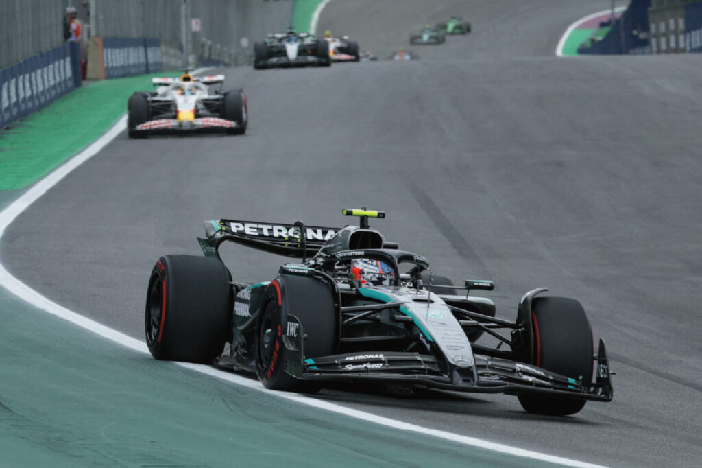 <strong>Kimi Antonelli透露賽車在比賽初段碰撞的受損情況</strong>