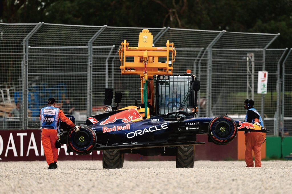 Max Verstappen不解賽車後輪為何突然鎖死