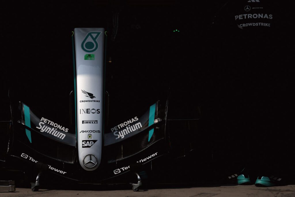 Mercedes主動式頭翼設計引起FIA關注