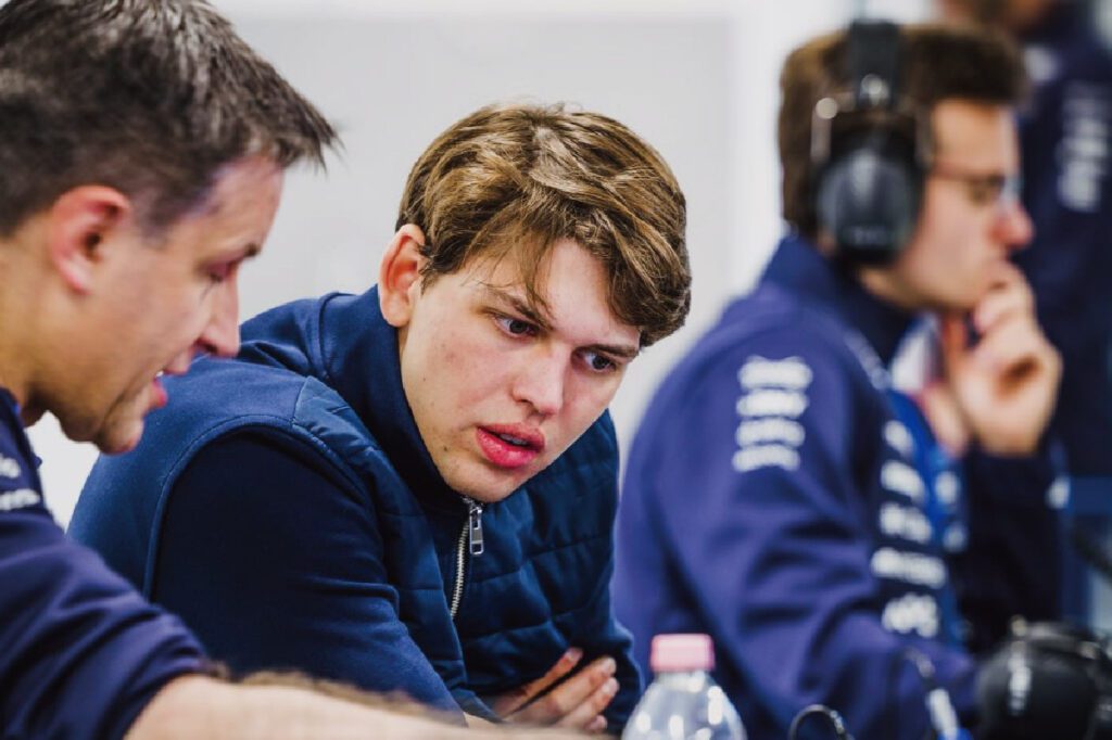 Williams確認正與F2車手Laurens van Hoepen商討加盟