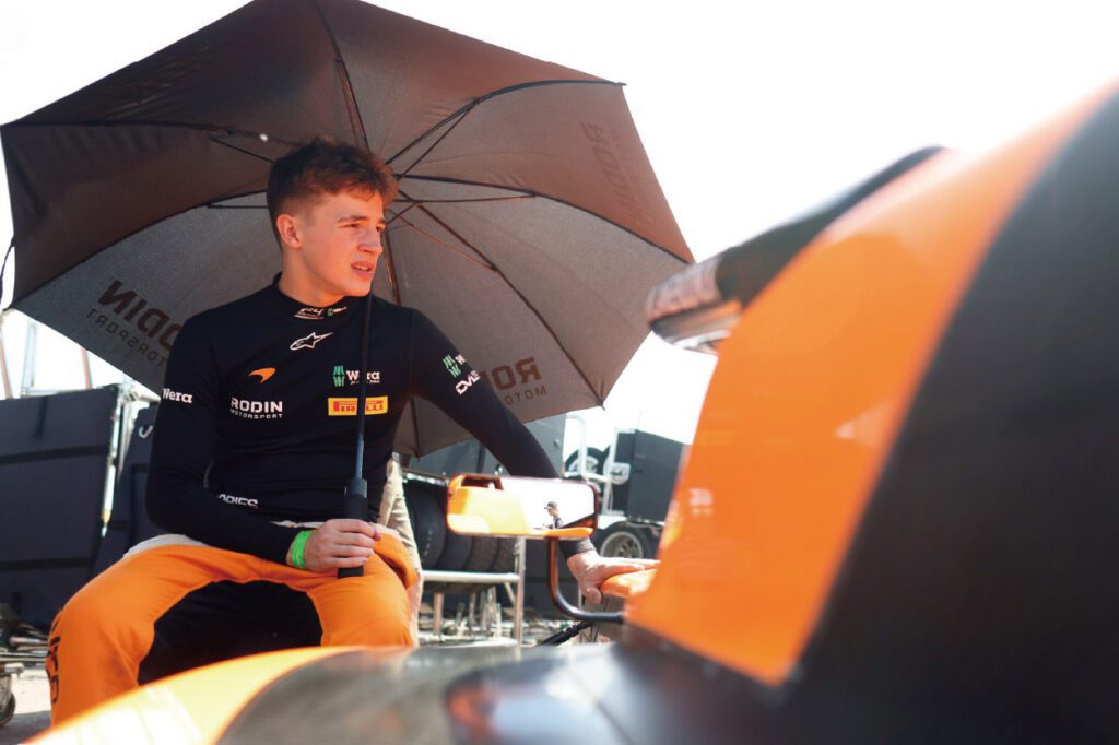 Max Verstappen團隊簽下McLaren青訓車手